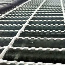 Steel Grating sebagai Alternatif untuk Lantai AntiSlip di Area Basah